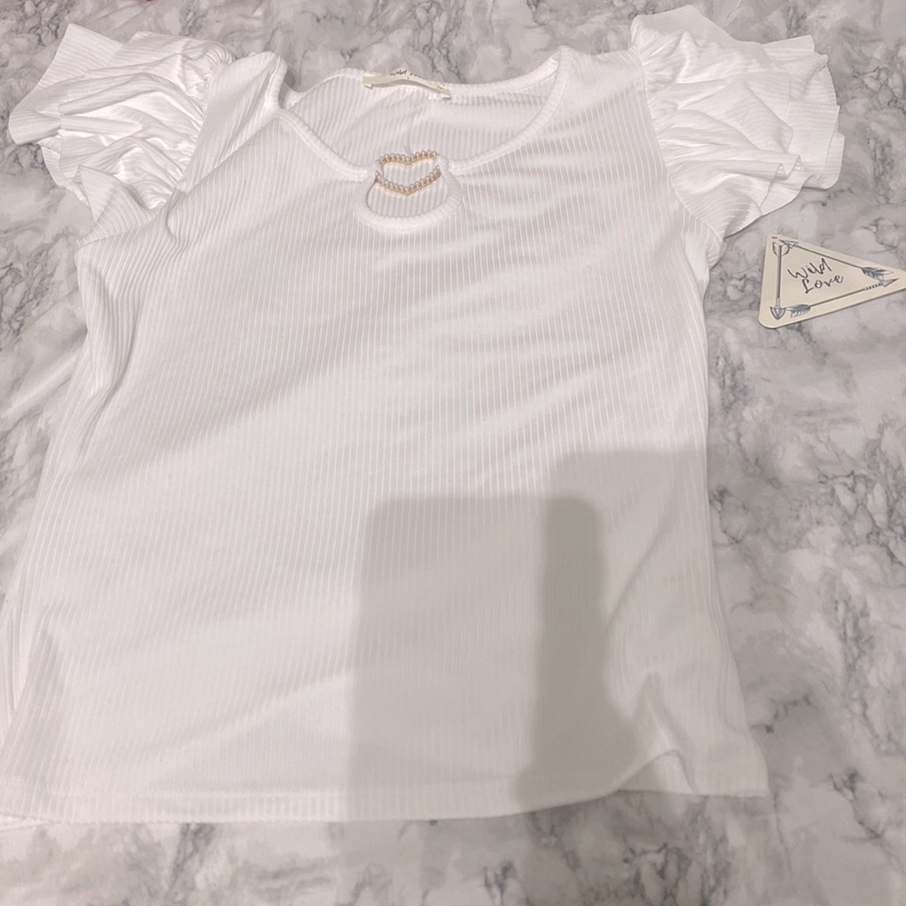 Ruffle short heart sleeve shirt